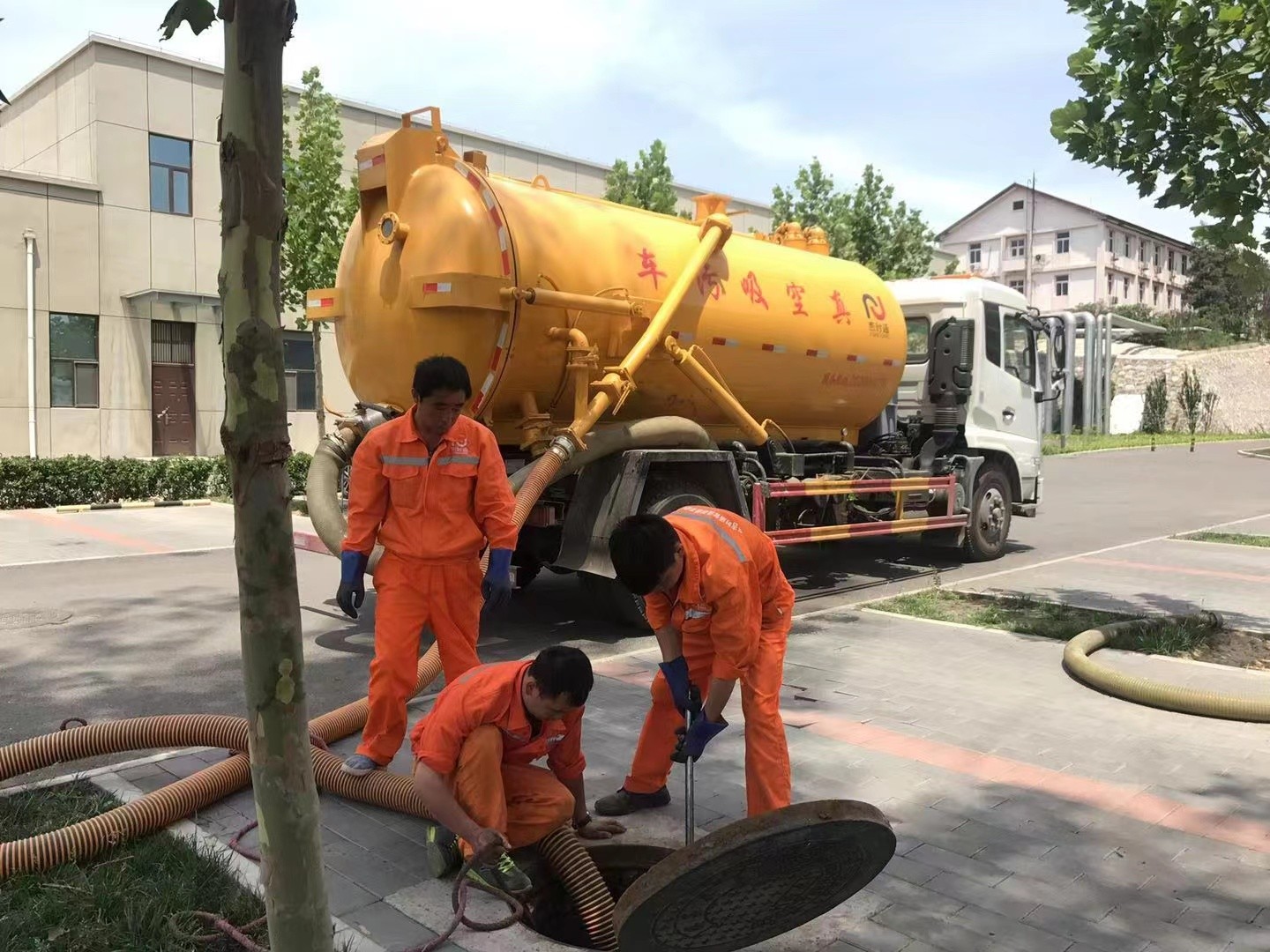 荔波化粪池清理与5-8吨吸粪车施工效率分析